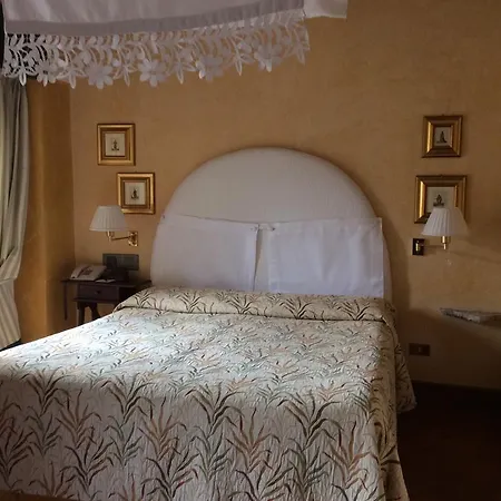 Готель Gabbia D'oro Верона
