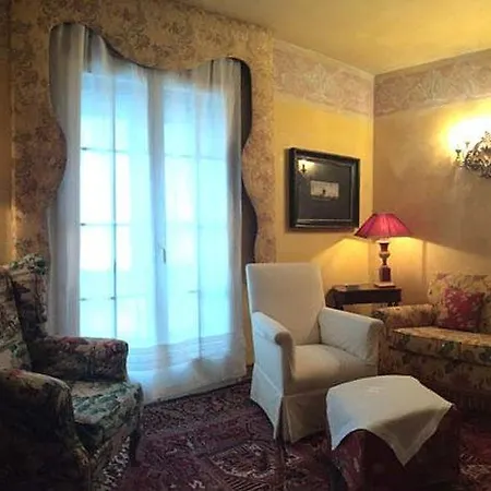 Готель Gabbia D'oro 5*