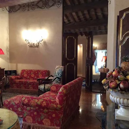Готель Gabbia D'oro 5*