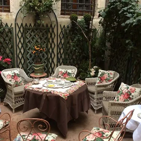 Готель Gabbia D'oro 5*